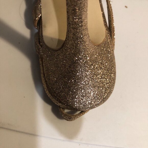 very sexy , gold sparkly shoes with 4"heels. Size 10. - Picture 5 of 5
